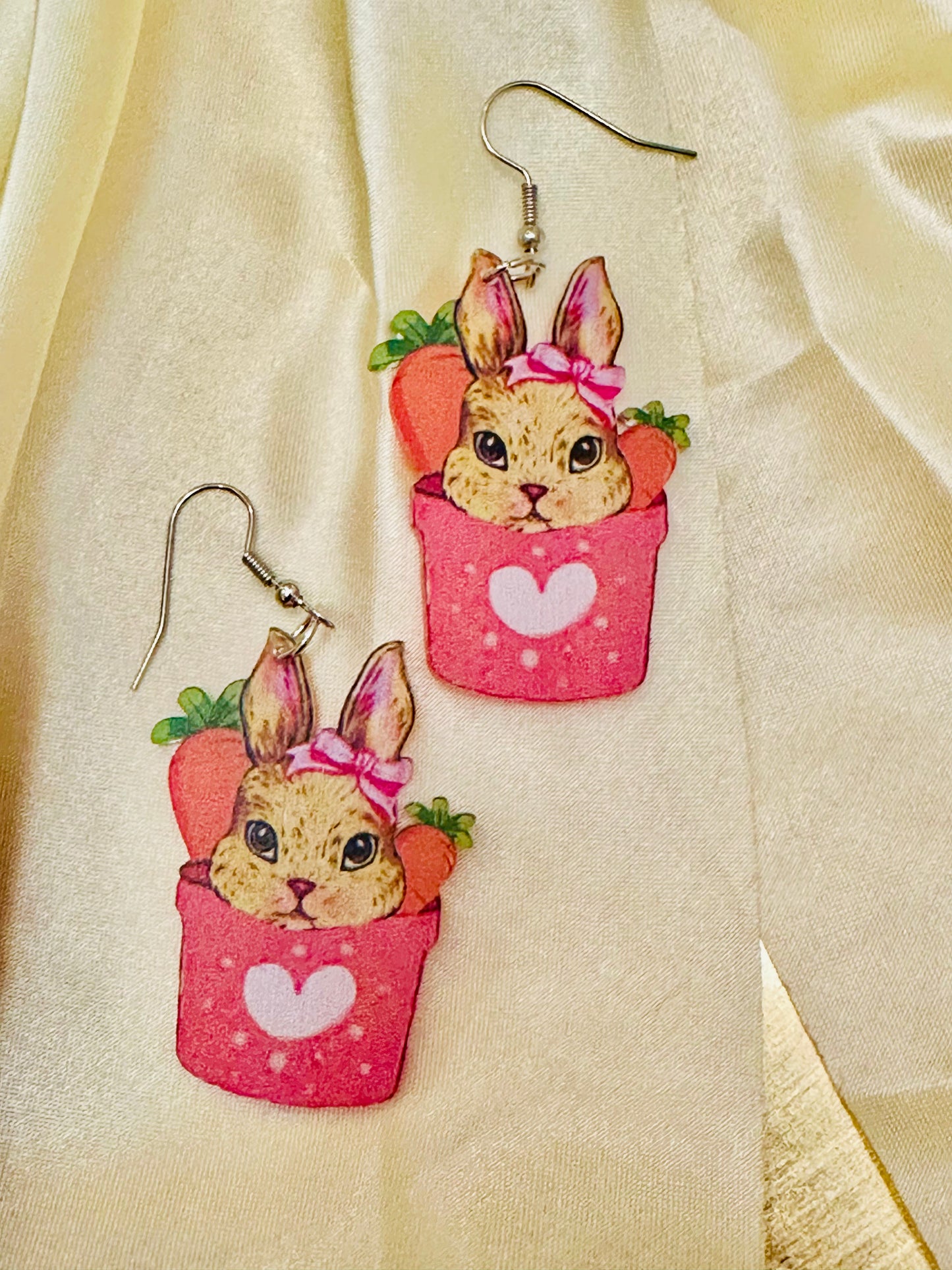 Bunnies, bows and carrots earrings